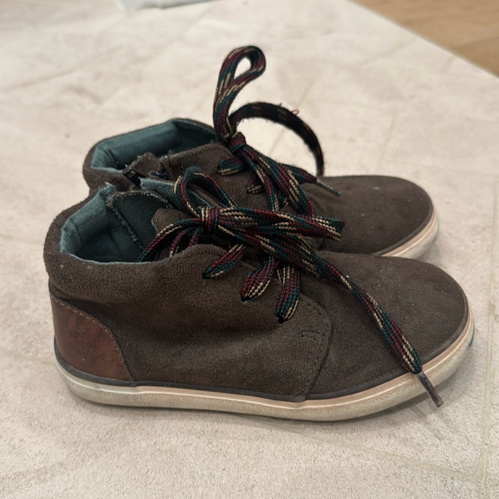 Cat & Jack kids shoes size: 9